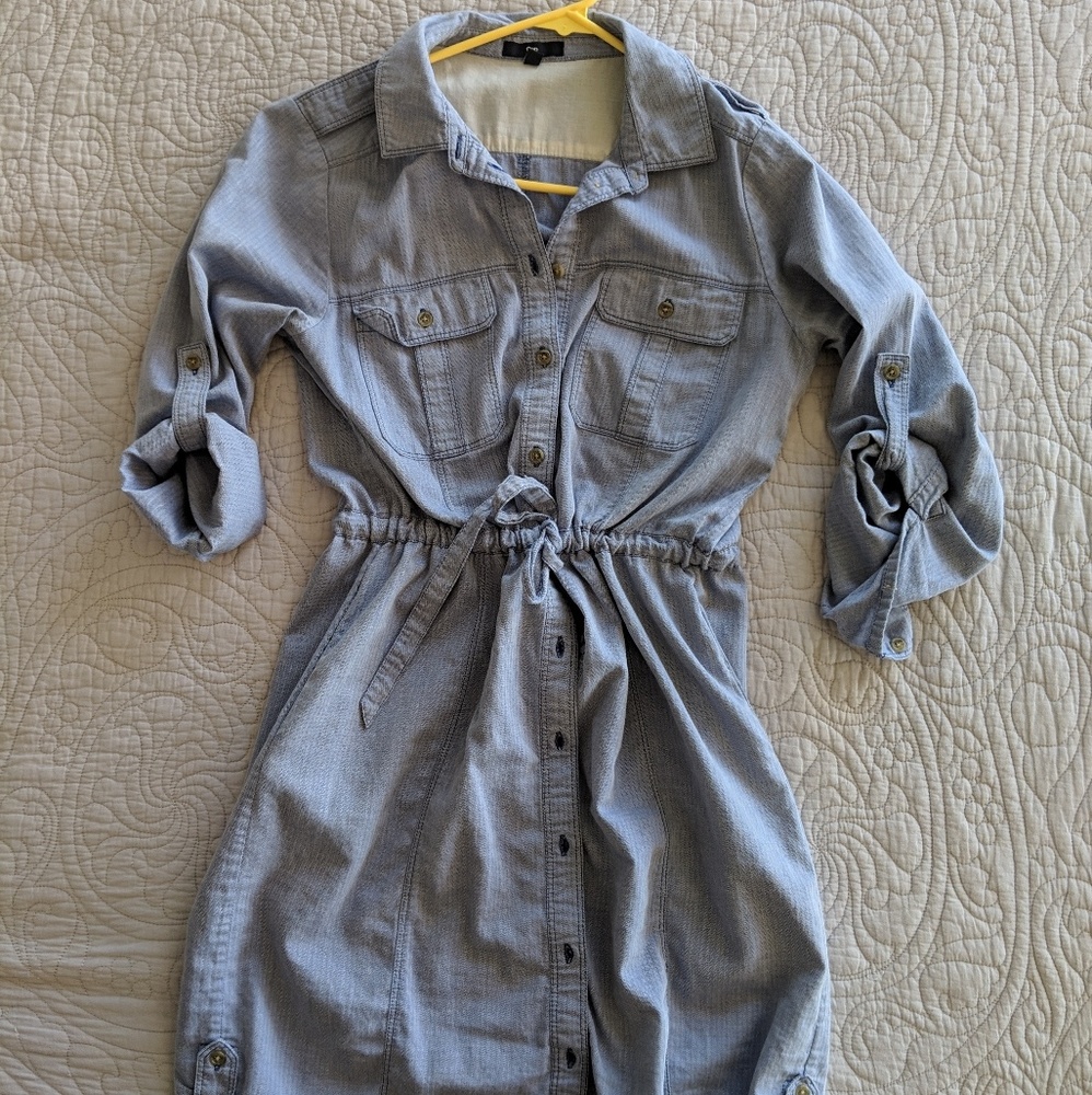 Old Navy Chambray blue button up dress